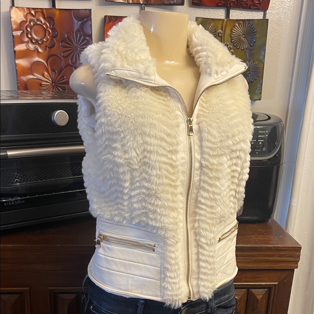 Women's Faux Fur Zip-Front Vest in Cream